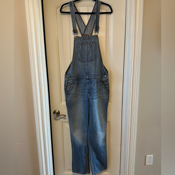 AEO live your life overalls Overalls American Eagle Denim Overall. Size medium - Picture 2 of 10